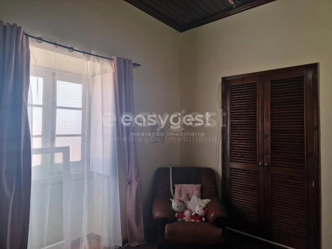 Moradia T4 para Venda em Arrifes Foto 12