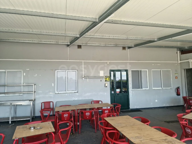 Moradia T4 para Venda em Arrifes Foto 18