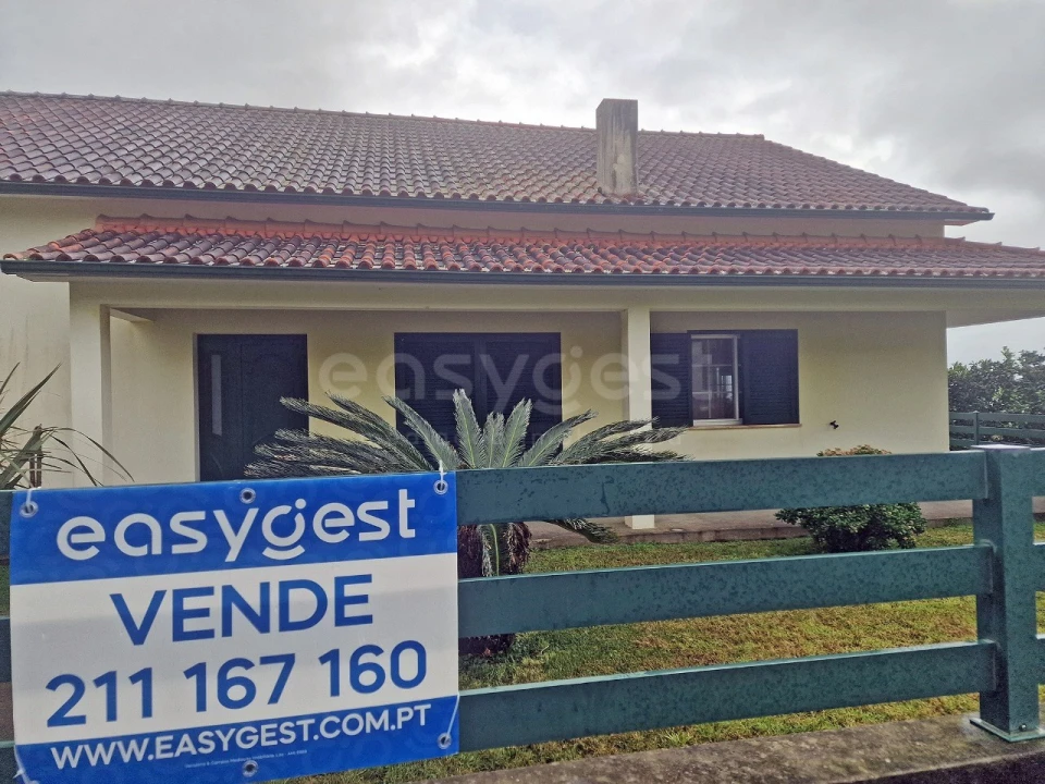 Moradia T3 para Venda em Pedro Miguel Foto 1