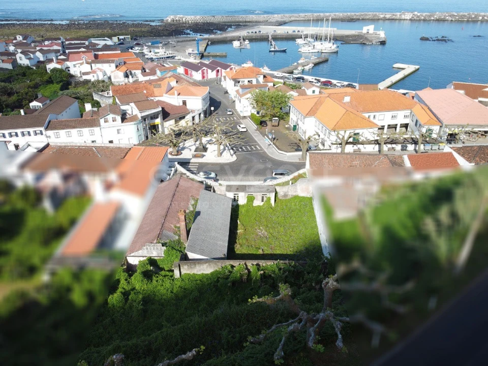 Terreno para Venda em Lajes do Pico Foto 5