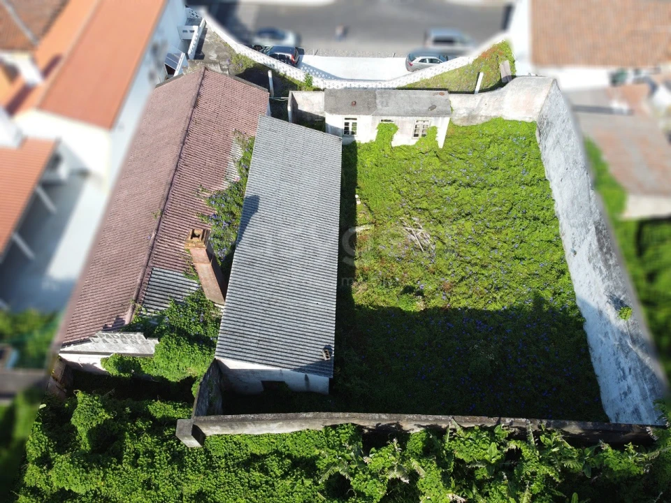 Terreno para Venda em Lajes do Pico Foto 6