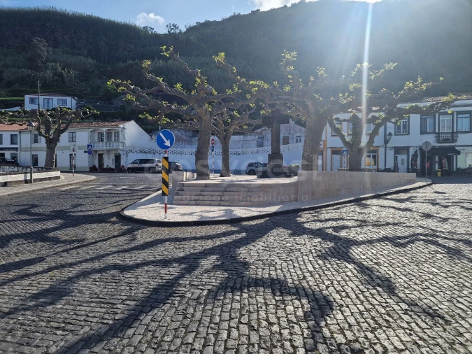 Terreno para Venda em Lajes do Pico Foto 2