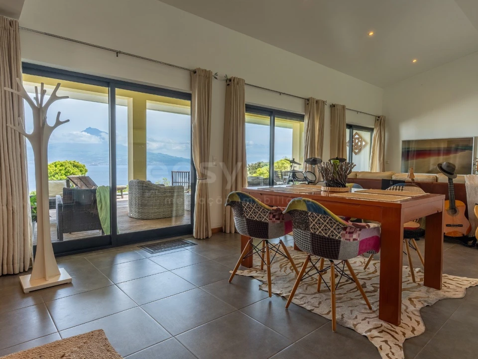 Moradia T3 para Venda em Pedro Miguel Foto 6