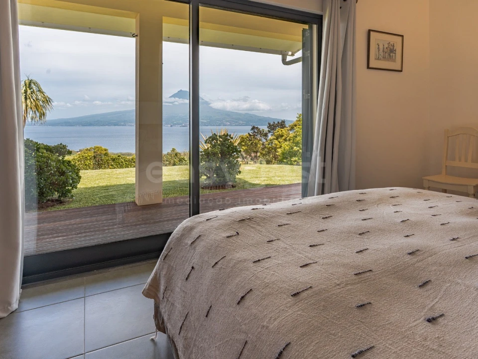 Moradia T3 para Venda em Pedro Miguel Foto 14