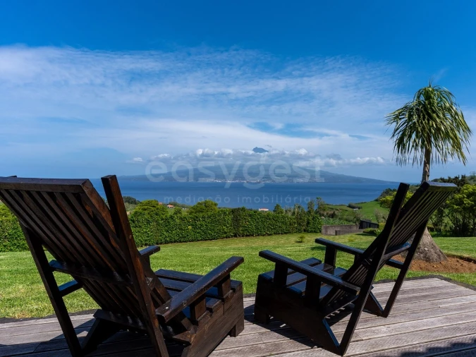 Moradia T3 para Venda em Pedro Miguel