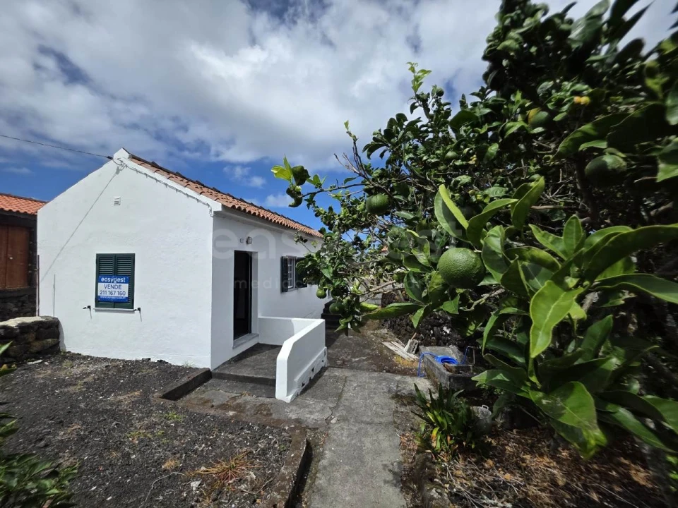 Moradia T2 para Venda em Santa Luzia Foto 1