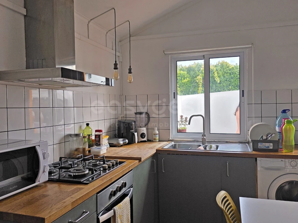 Moradia T1 para Venda em Madalena Foto 3