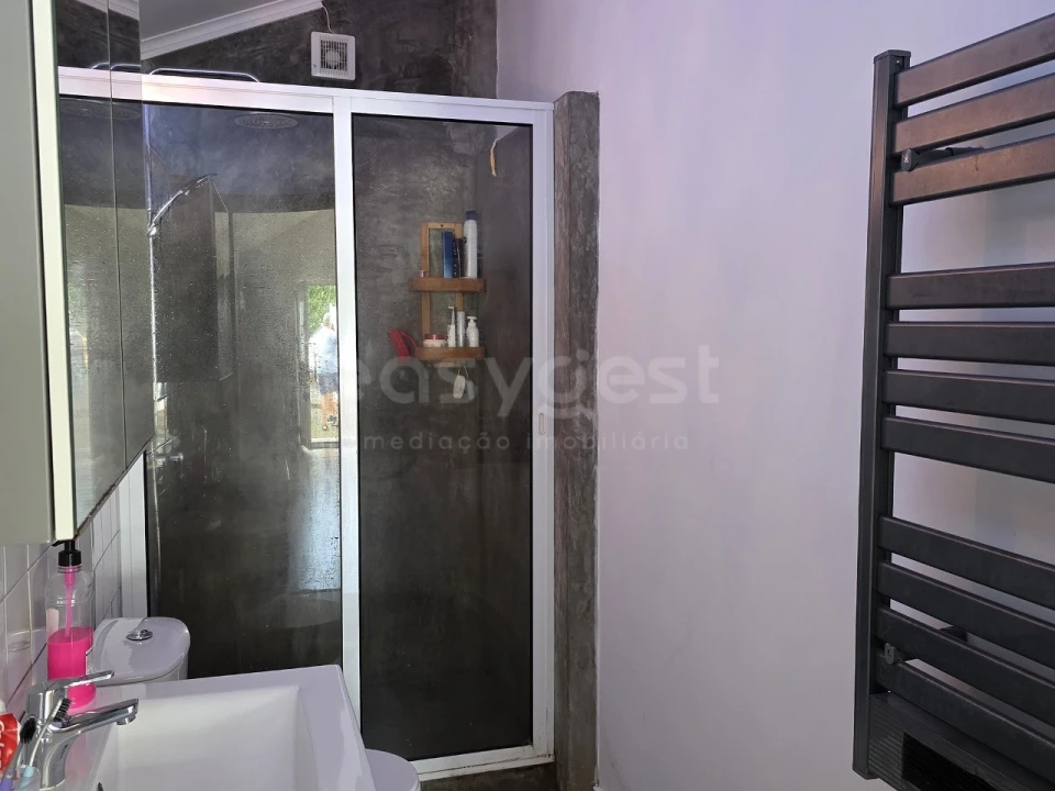 Moradia T1 para Venda em Madalena Foto 8