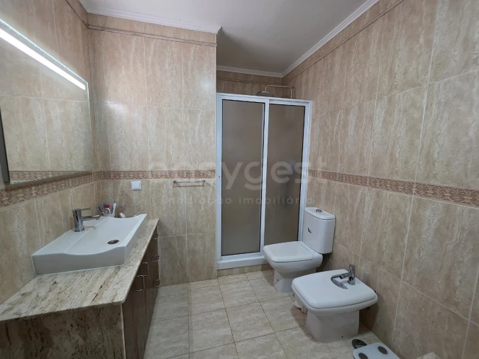 Moradia T4 para Venda em Fajã de Cima Foto 11