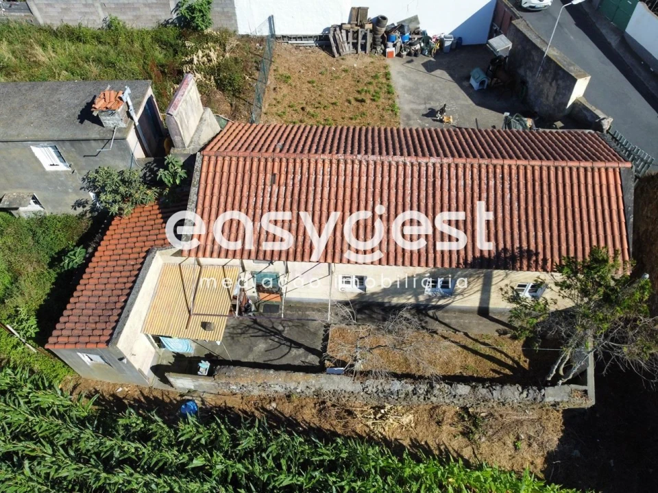 Moradia T2 para Venda em Arrifes Foto 1