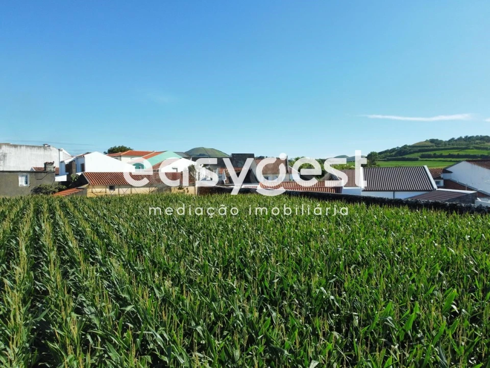 Moradia T2 para Venda em Arrifes Foto 13