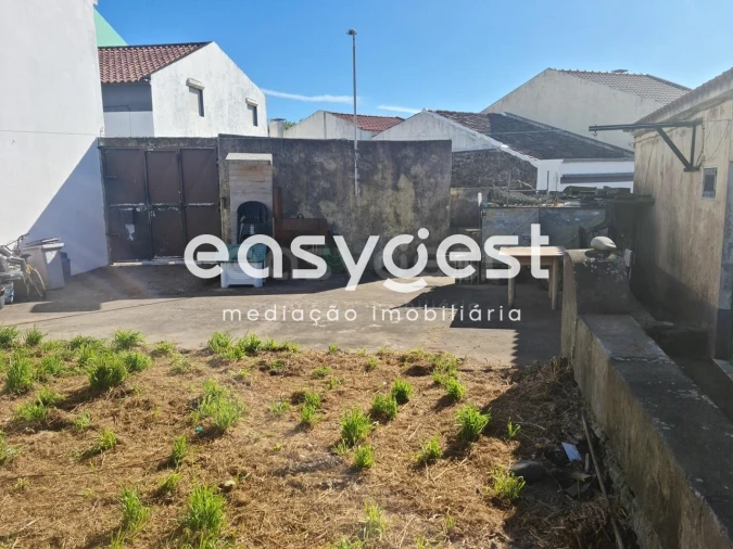 Moradia T2 para Venda em Arrifes Foto 4