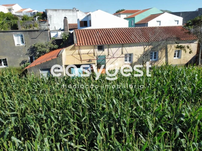 Moradia T2 para Venda em Arrifes Foto 7