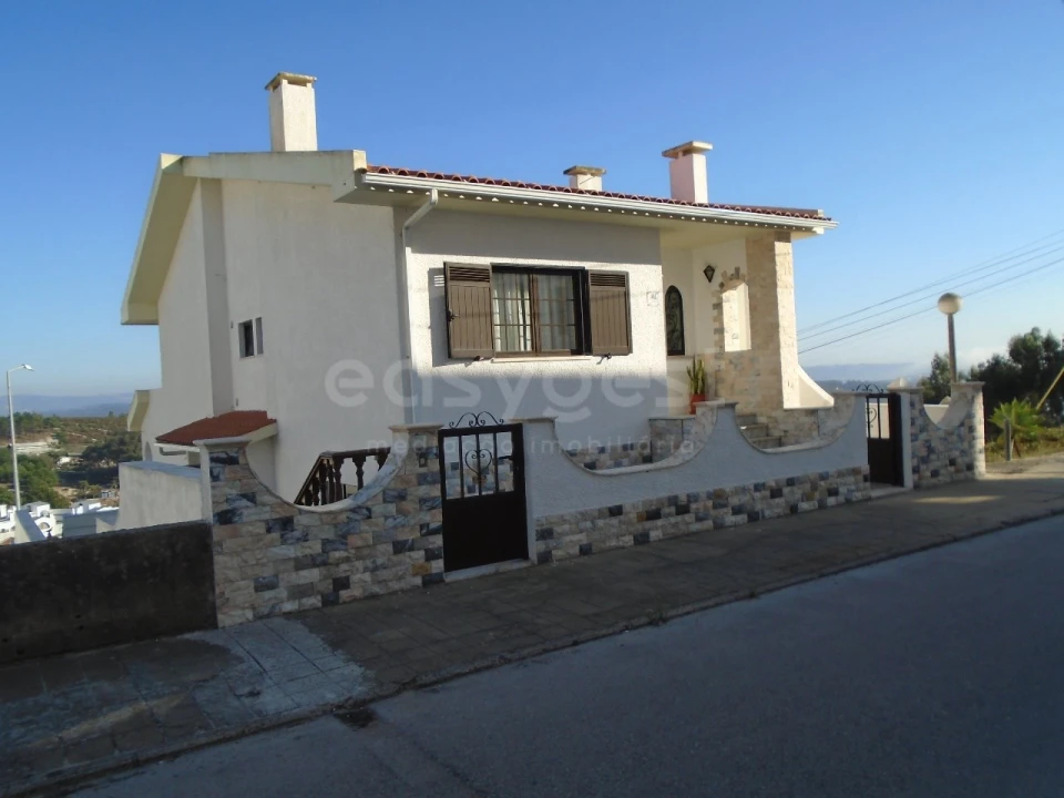 Moradia T2 para Arrendamento em Nazare Foto 3