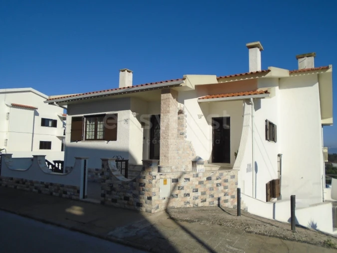 Moradia T2 para Arrendamento em Nazare Foto 2