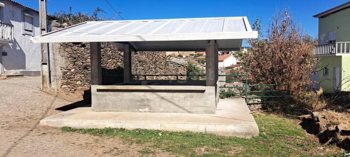 Moradia T1 para Venda em São Martinho do Peso Foto 13