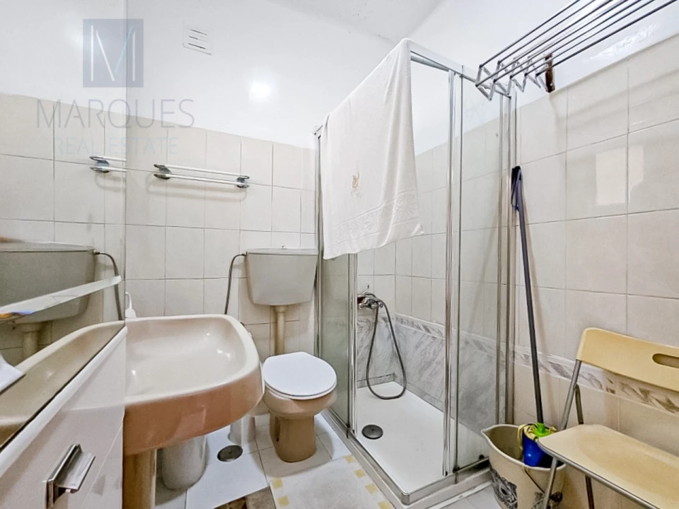Apartamento T2 para Venda em Agualva e Mira-Sintra Foto 7