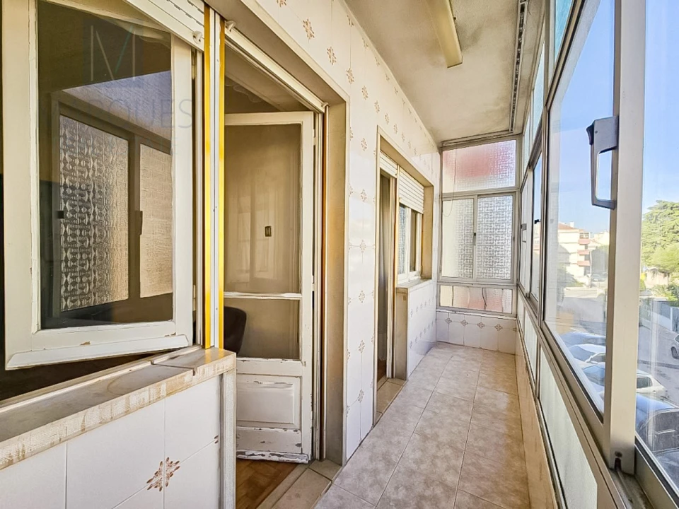 Apartamento T2 para Venda em Agualva e Mira-Sintra Foto 11