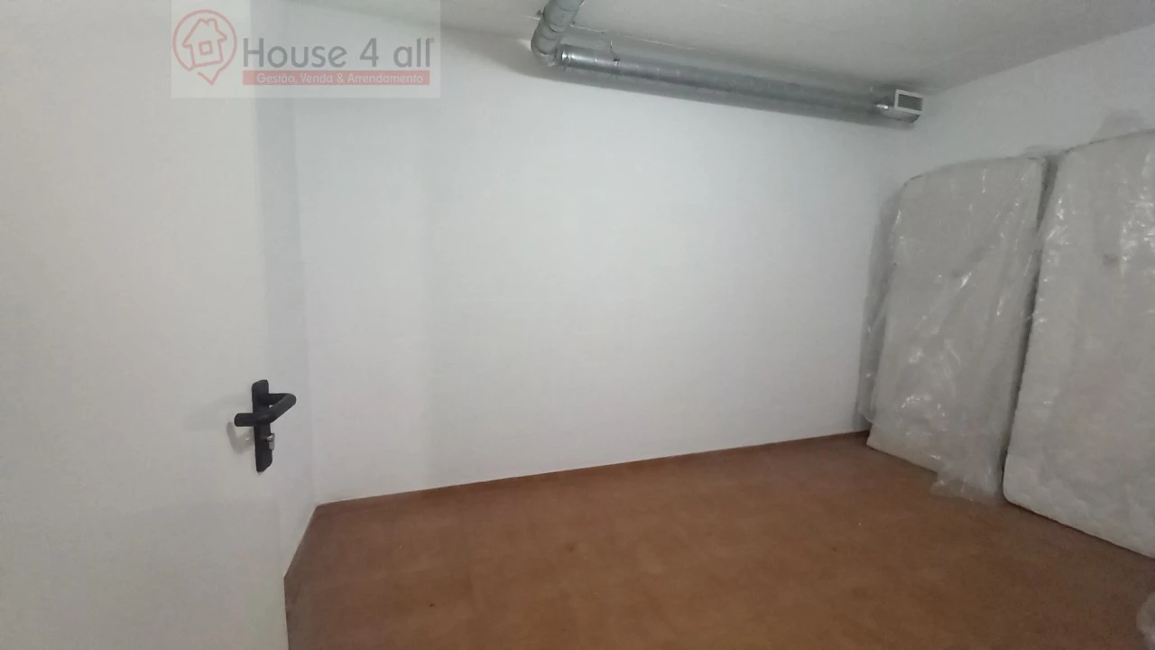 Apartamento T1 para Venda em Santa Maria Maior Foto 11