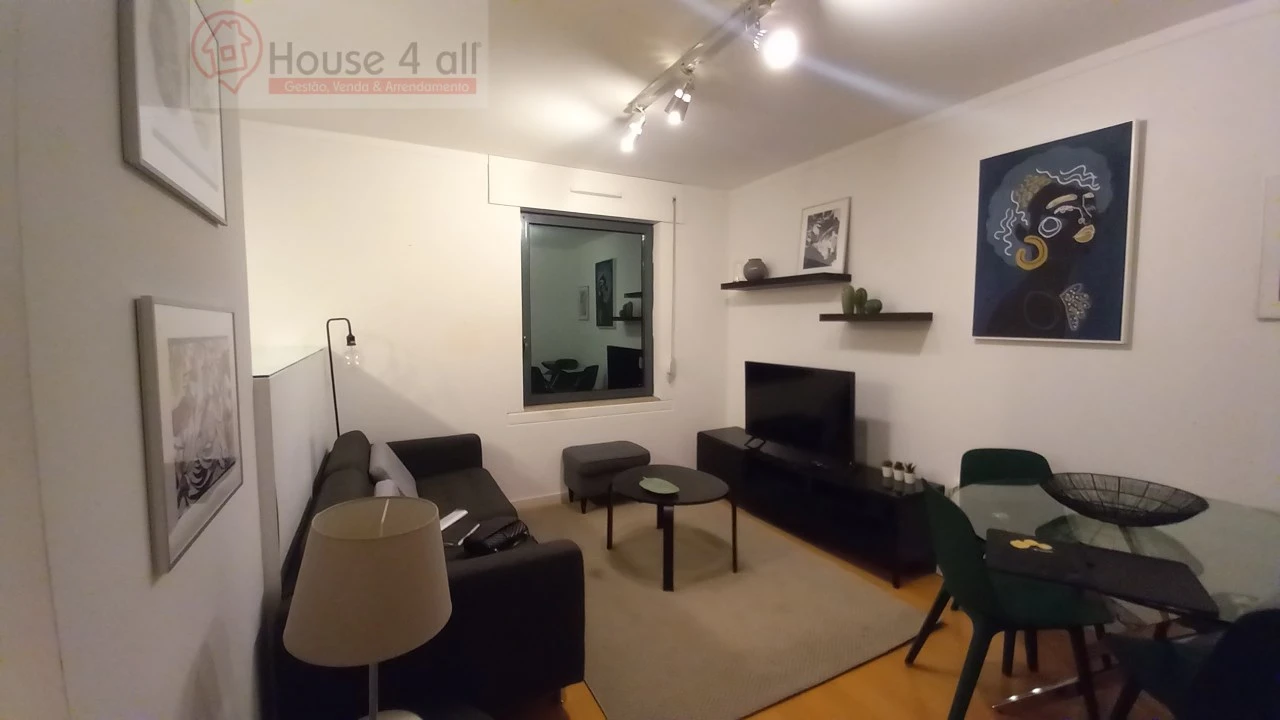 Apartamento T1 para Arrendamento em Santa Maria Maior Foto 2