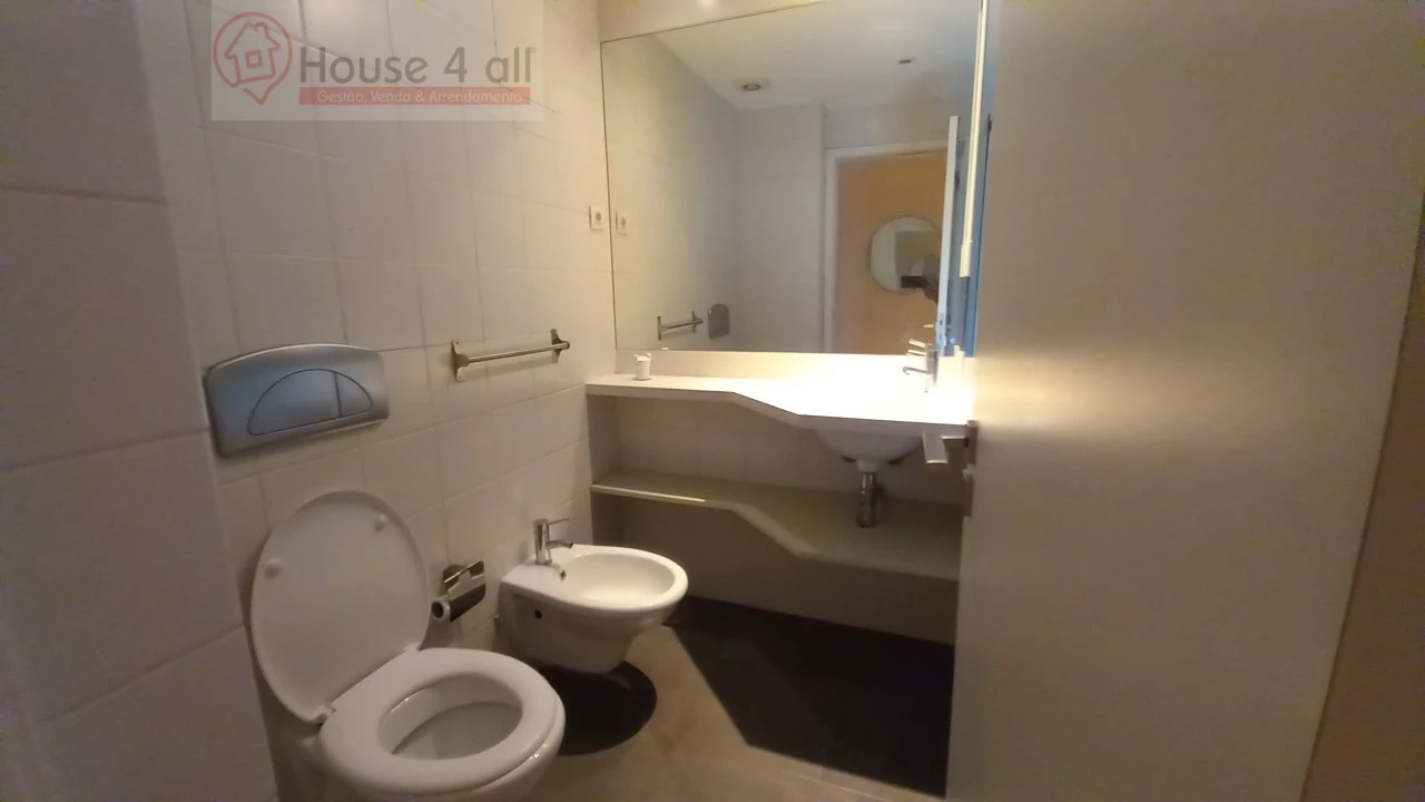 Apartamento T1 para Arrendamento em Santa Maria Maior Foto 7