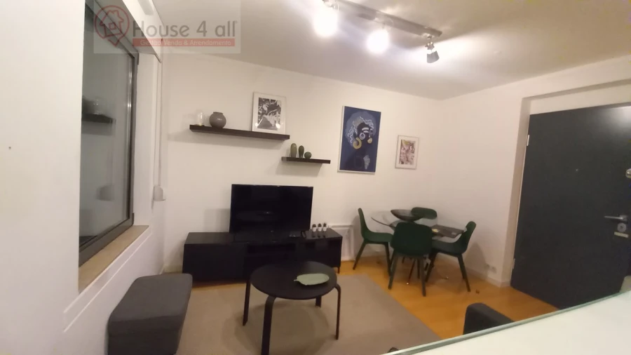 Apartamento T1 para Arrendamento em Santa Maria Maior Foto 6