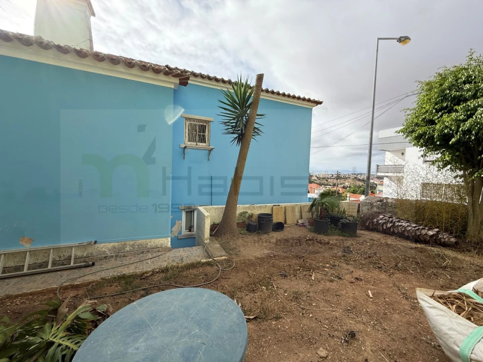 Prédio para Venda em Carcavelos e Parede Foto 1