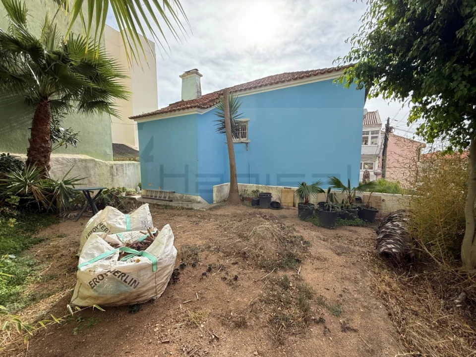 Prédio para Venda em Carcavelos e Parede Foto 5