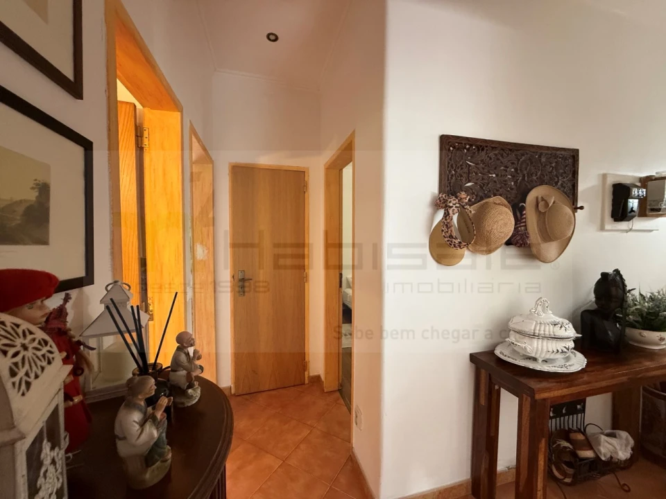 Prédio para Venda em Carcavelos e Parede Foto 7