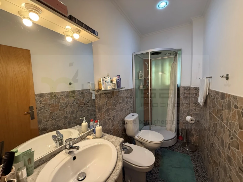 Prédio para Venda em Carcavelos e Parede Foto 14