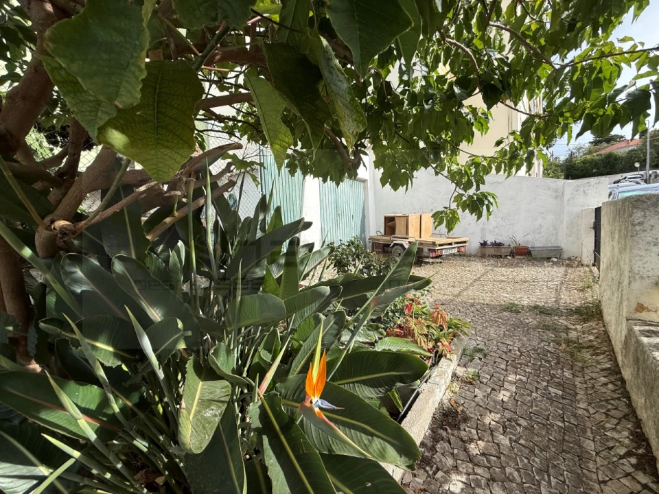 Prédio para Venda em Carcavelos e Parede Foto 21