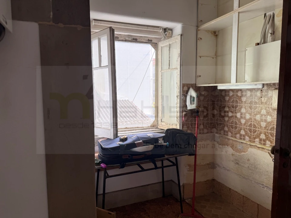 Prédio para Venda em Carcavelos e Parede Foto 24