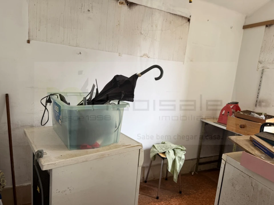 Prédio para Venda em Carcavelos e Parede Foto 25