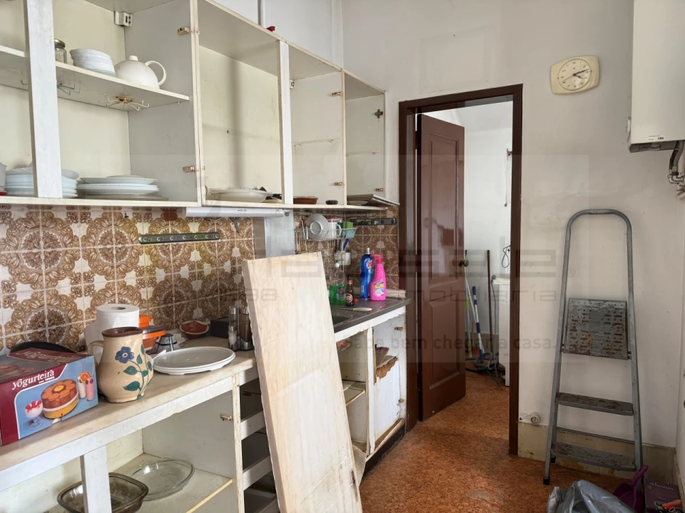 Prédio para Venda em Carcavelos e Parede Foto 26