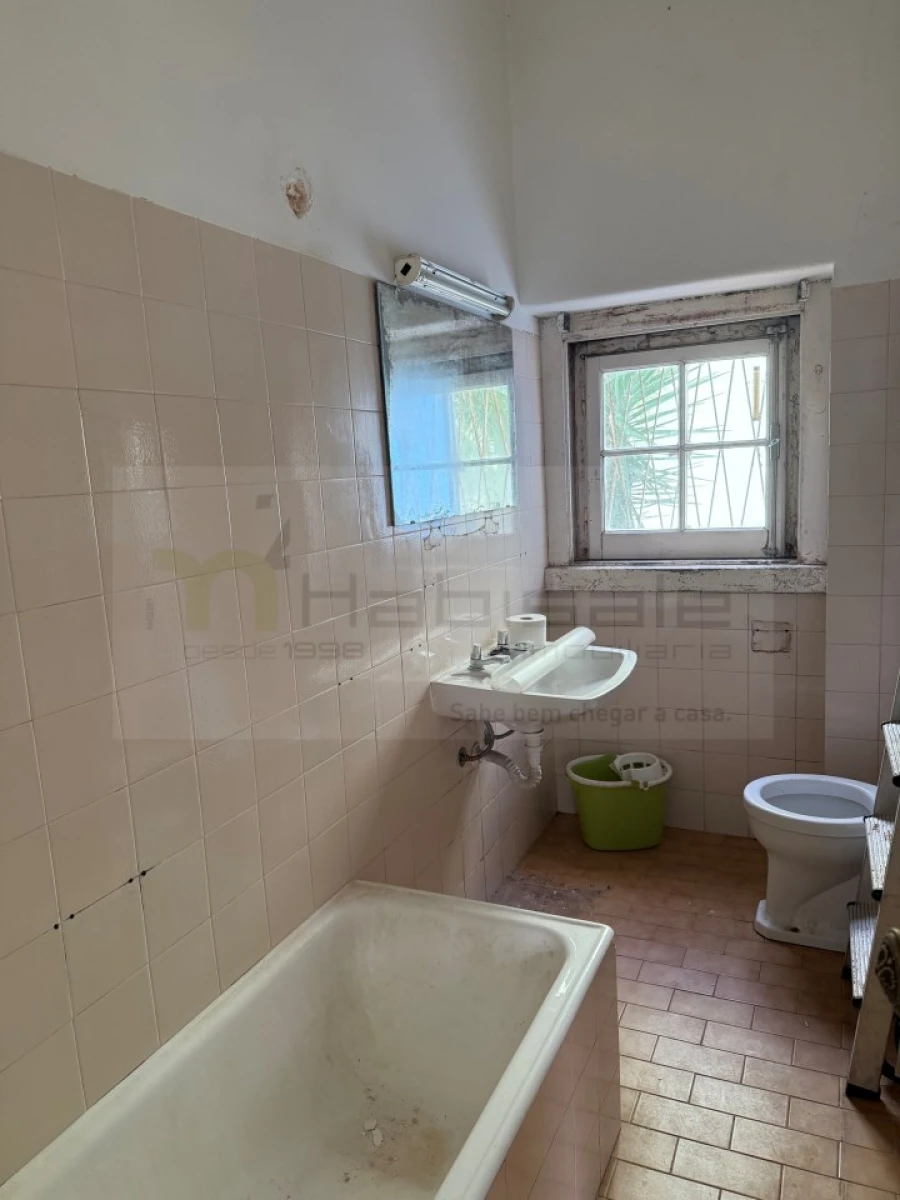 Prédio para Venda em Carcavelos e Parede Foto 29