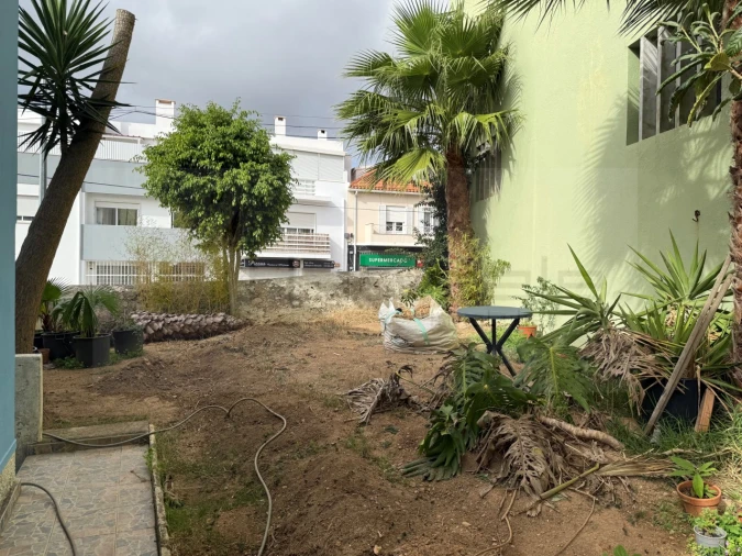 Prédio para Venda em Carcavelos e Parede Foto 2