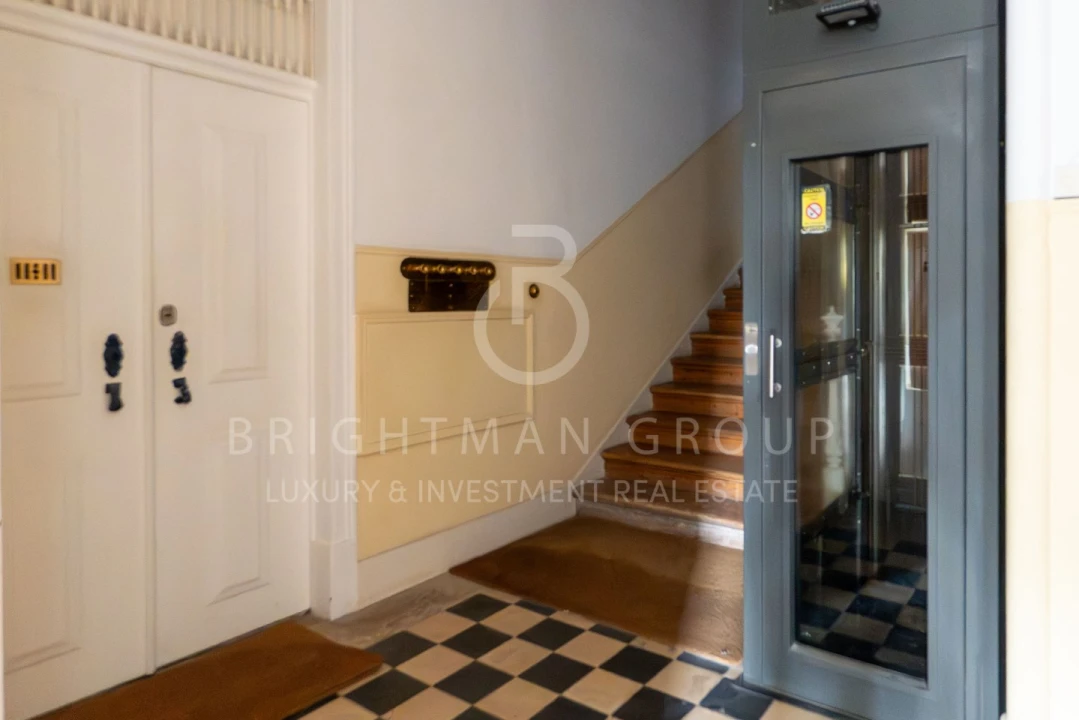 Apartamento T6 para Venda em Arroios Foto 6