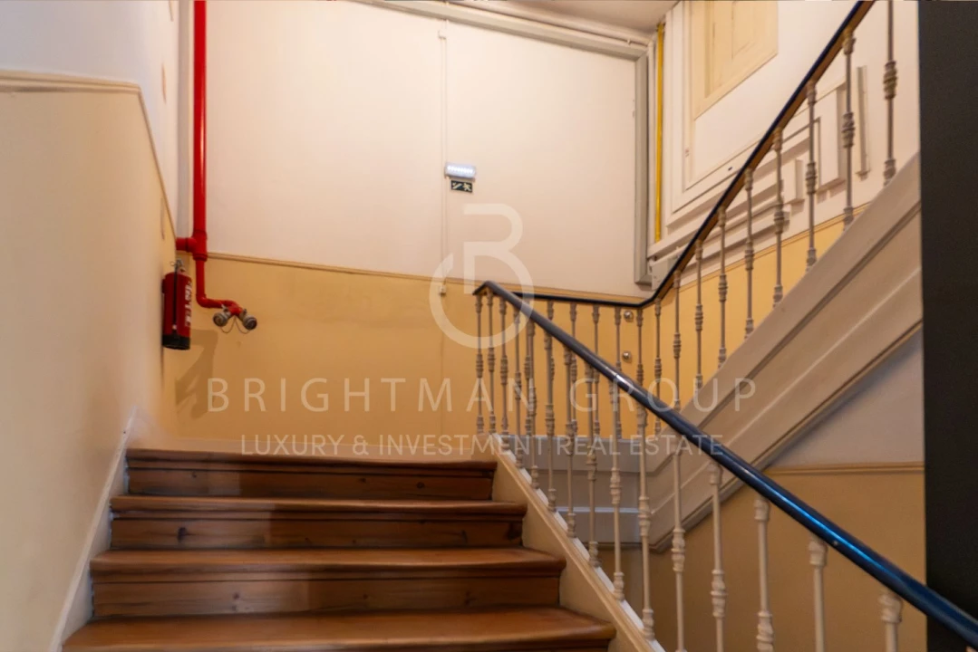 Apartamento T6 para Venda em Arroios Foto 9