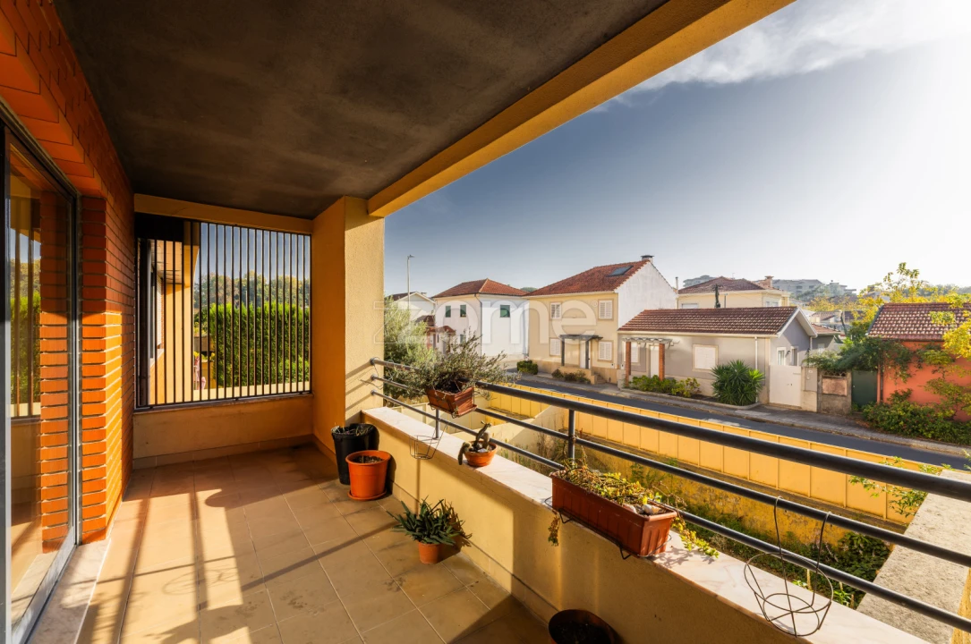 Apartamento T2 para Arrendamento em Paranhos Foto 1