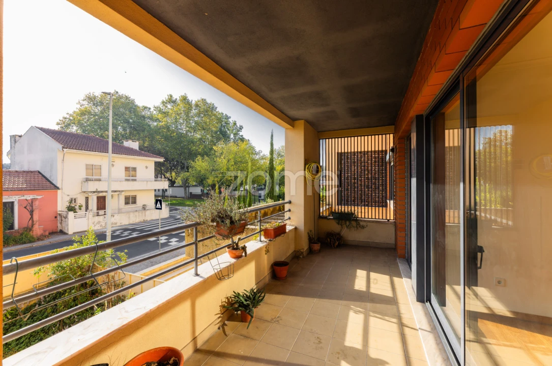 Apartamento T2 para Arrendamento em Paranhos Foto 16