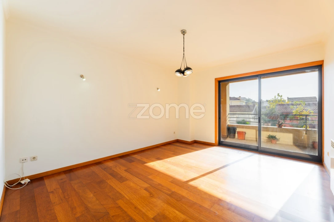 Apartamento T2 para Arrendamento em Paranhos Foto 3
