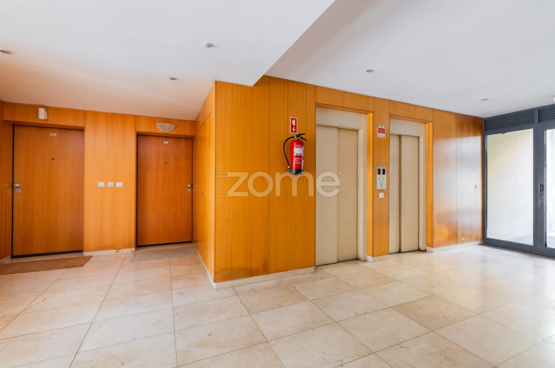 Apartamento T2 para Arrendamento em Paranhos Foto 17
