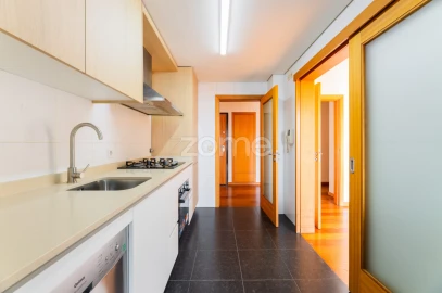 Apartamento T2 para Arrendamento em Paranhos