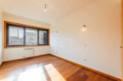 Apartamento T2 para Arrendamento em Paranhos
