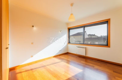 Apartamento T2 para Arrendamento em Paranhos