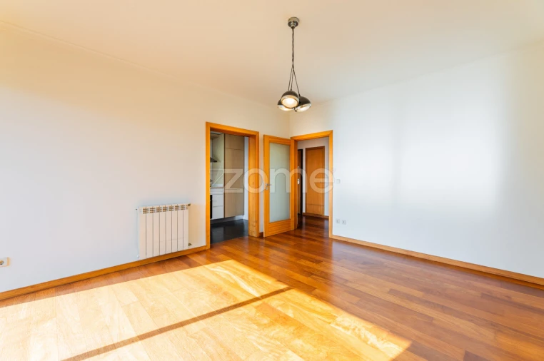 Apartamento T2 para Arrendamento em Paranhos Foto 15