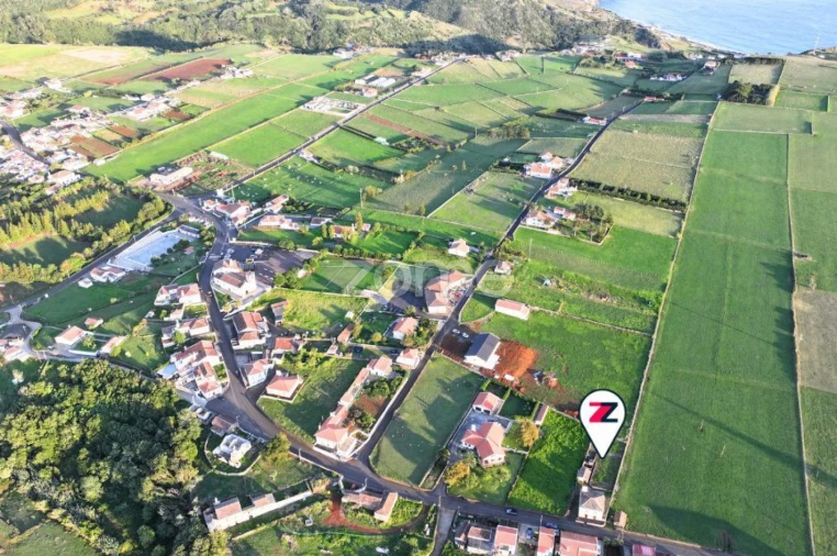 Moradia T4 para Venda em Vila do Porto