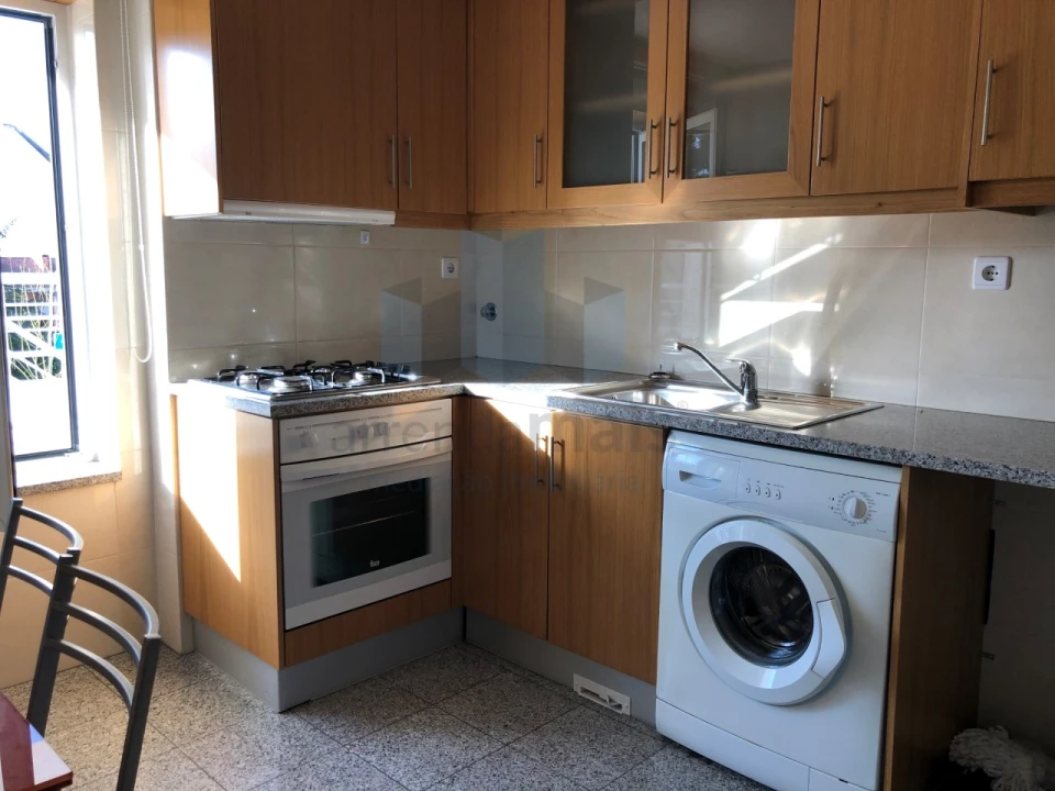 Apartamento T1 para Arrendamento em Sé Nova, Santa Cruz, Almedina e São Bartolomeu Foto 2