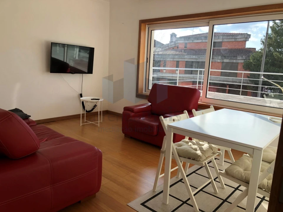 Apartamento T1 para Arrendamento em Sé Nova, Santa Cruz, Almedina e São Bartolomeu Foto 3