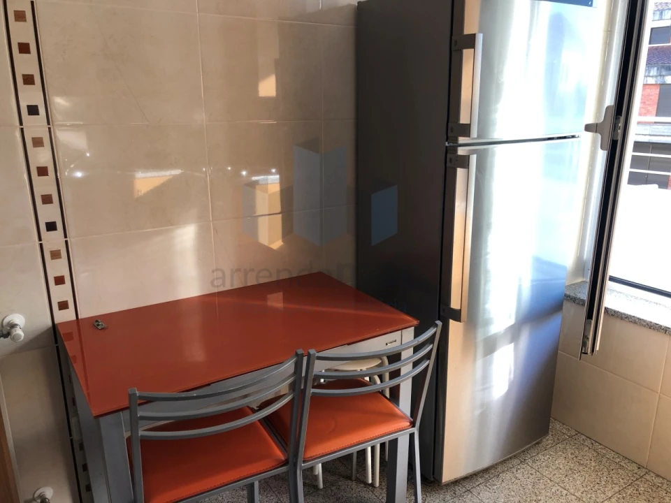 Apartamento T1 para Arrendamento em Sé Nova, Santa Cruz, Almedina e São Bartolomeu Foto 4